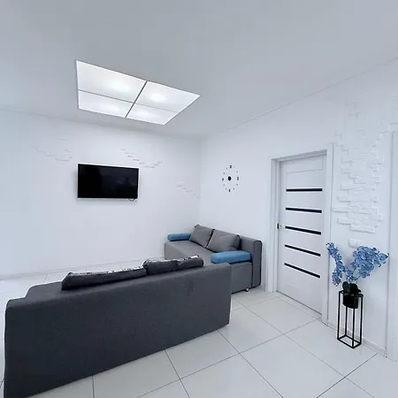 большая белая Apartment *